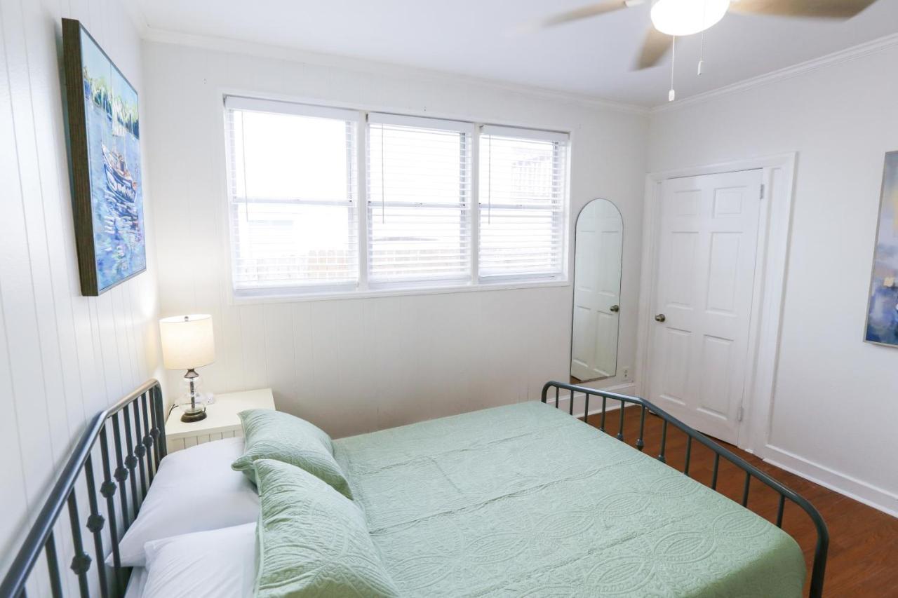 New Listing! Centrally Located Efficiency One Mile To The Beach! Jacksonville Beach Luaran gambar