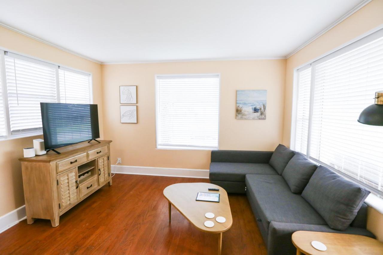 New Listing! Centrally Located Efficiency One Mile To The Beach! Jacksonville Beach Luaran gambar